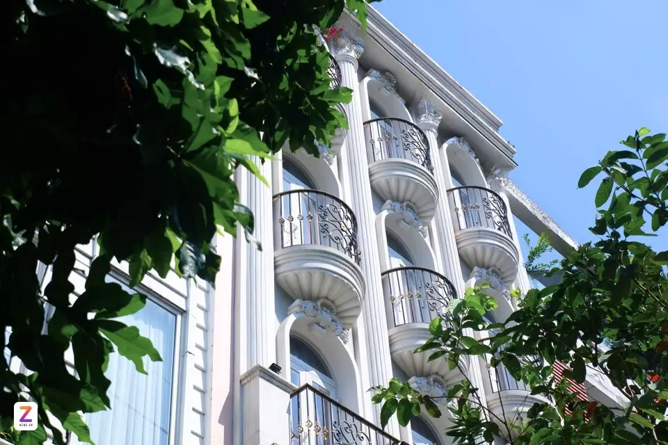 Đổ tiền mua nhà phố TP.HCM cho thuê căn hộ dịch vụ