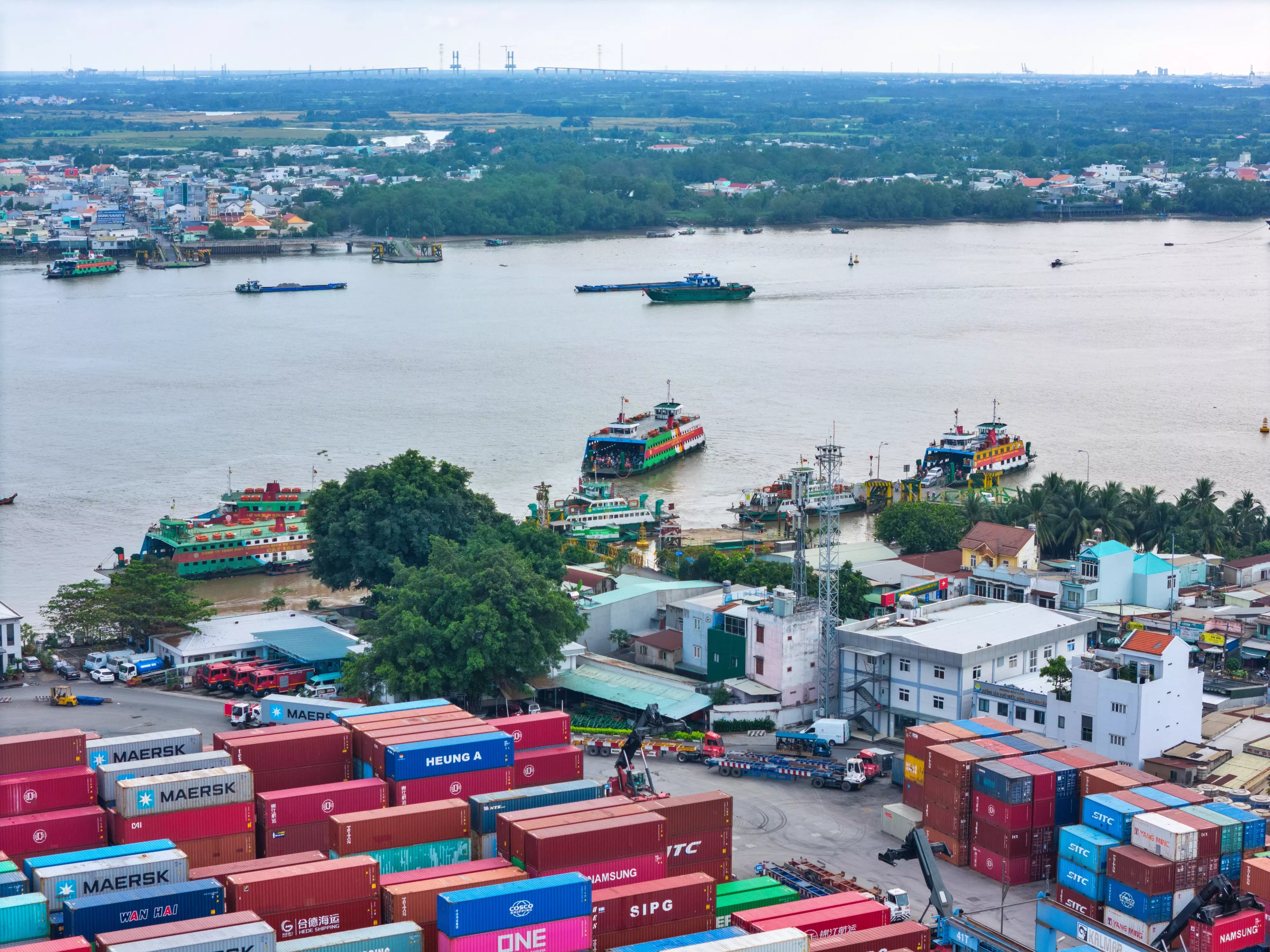 TP.HCM, Đồng Nai khởi công loạt siêu dự án chào mừng Đại hội Đảng XIV